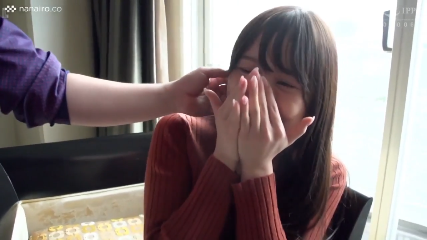 JP-708 743-MIRINA-01 SEX / Mirina sweating on the forehead of a beautiful girl